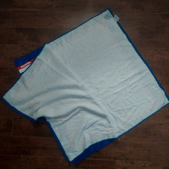 Disney Magic Castaway Club Towel - Picture 4 of 7